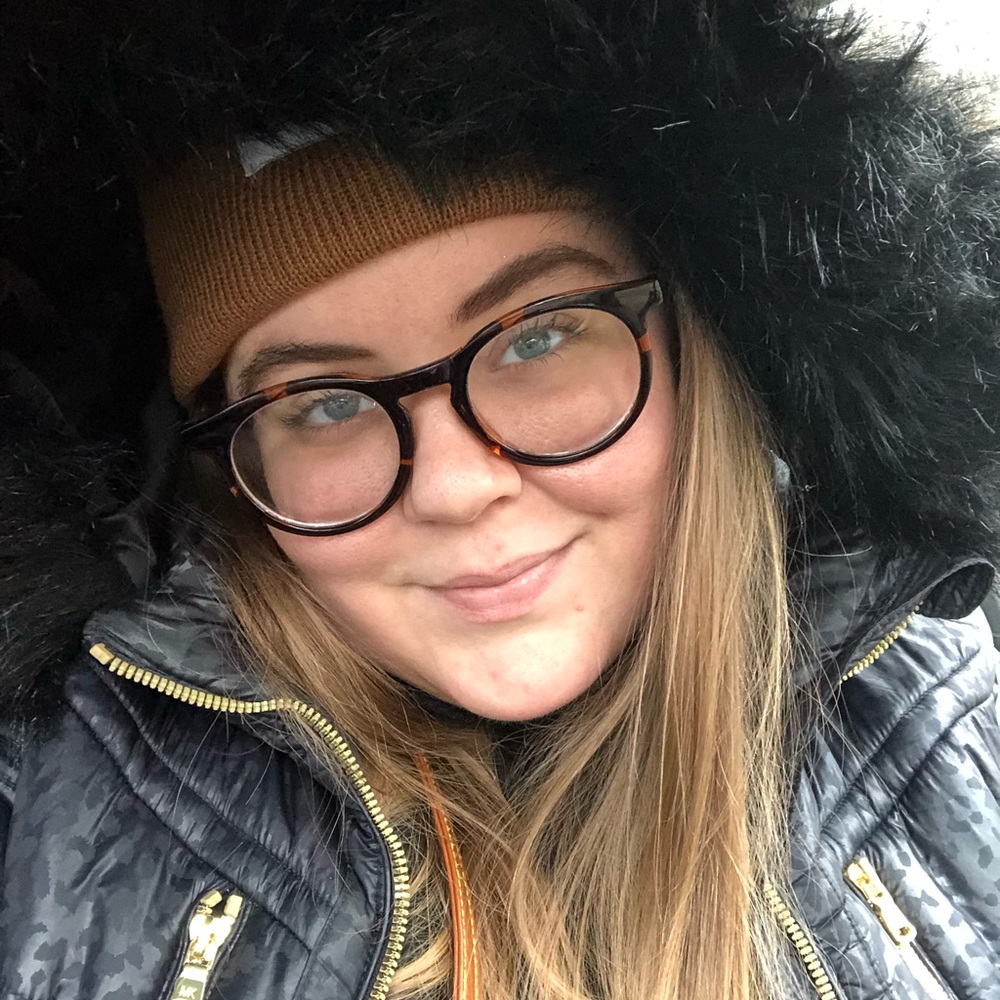 Meet your Posher, Courtney